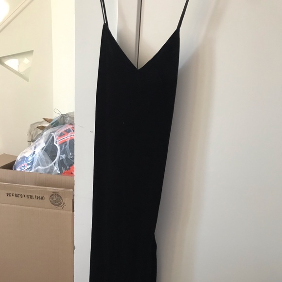 Bardot Dresses & Skirts - Black velvet slip dress